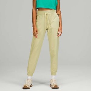 Lululemon high-rise Scuba jogger, French terry dew green